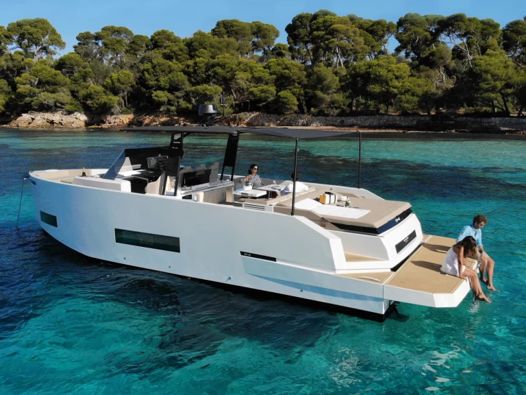 Uthyrning Motorbåt  De Antonio med en båtlicens 