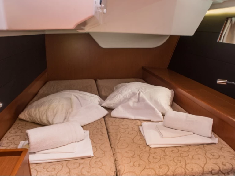 Uthyrning Ávdira - Bénéteau Oceanis 48 av Samboat 