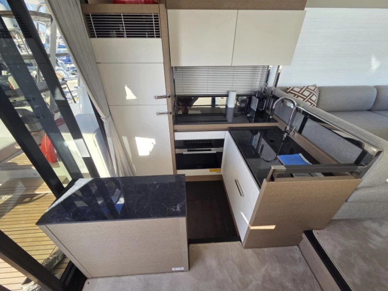 Hyr en Prestige Prestige 520 Fly Šibenik  