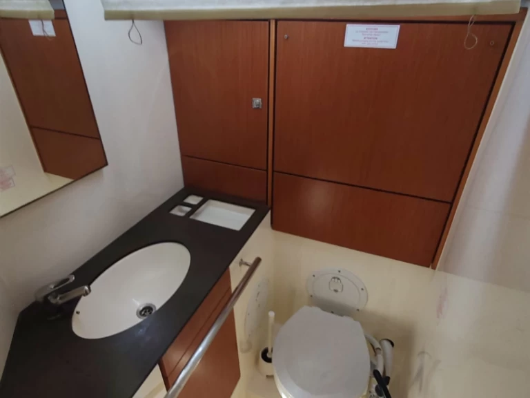 Uthyrning Segelbåt  Bavaria med en båtlicens 