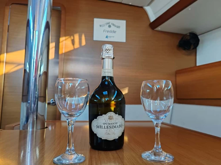 Båtuthyrning Jeanneau Sun Odyssey 389 i Drage på Samboat 