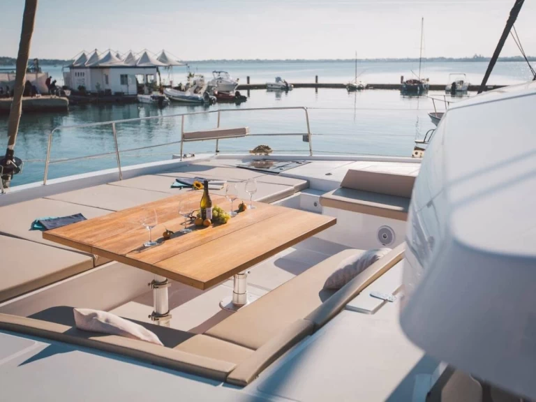 Yacht charter Capo d'Orlando billig Bali 5.4