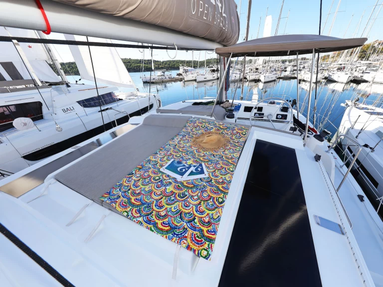 Uthyrning Katamaran  Bali med en båtlicens 