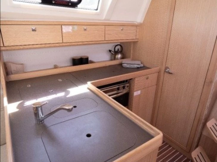 Uthyrning Segelbåt  Bavaria med en båtlicens 