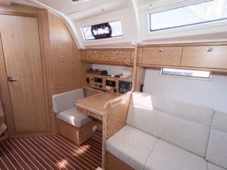 Segelbåt  för uthyrning Pula  till det bästa priset 