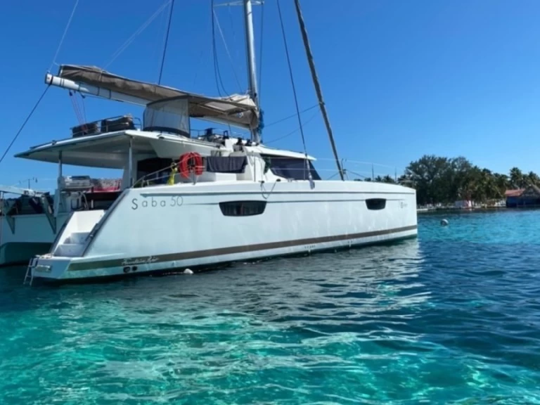 Hyra Katamaran  med eller utan skeppare Fountaine Pajot Belize City 