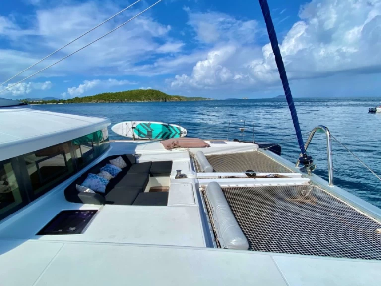 Lagoon Ventana al Mar charter bareboat eller skeppad i Belize City