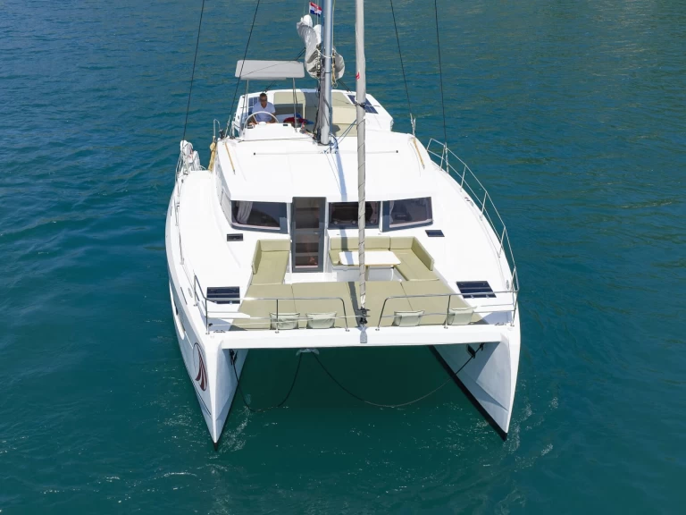 Katamaran  för uthyrning Komolac till det bästa priset 