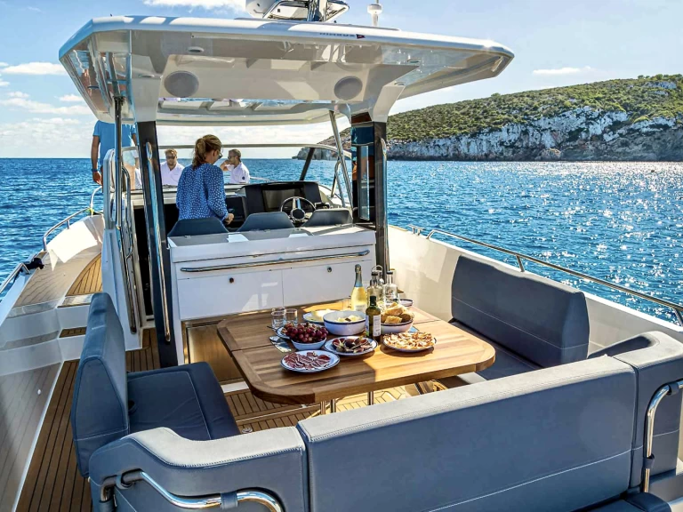 Uthyrning Níkiti - Nimbus T11 av Samboat 