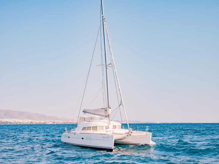 Katamaran  för uthyrning Lavrio till det bästa priset 