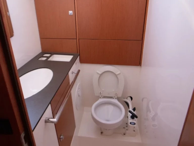 Yacht charter Nikiána billig Cruiser 46