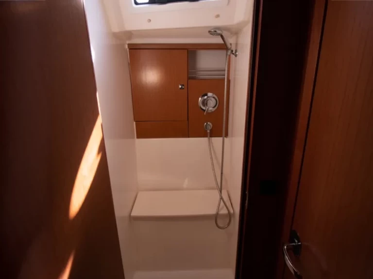 Båtuthyrning Bavaria Cruiser 46 i Nikiána på Samboat 