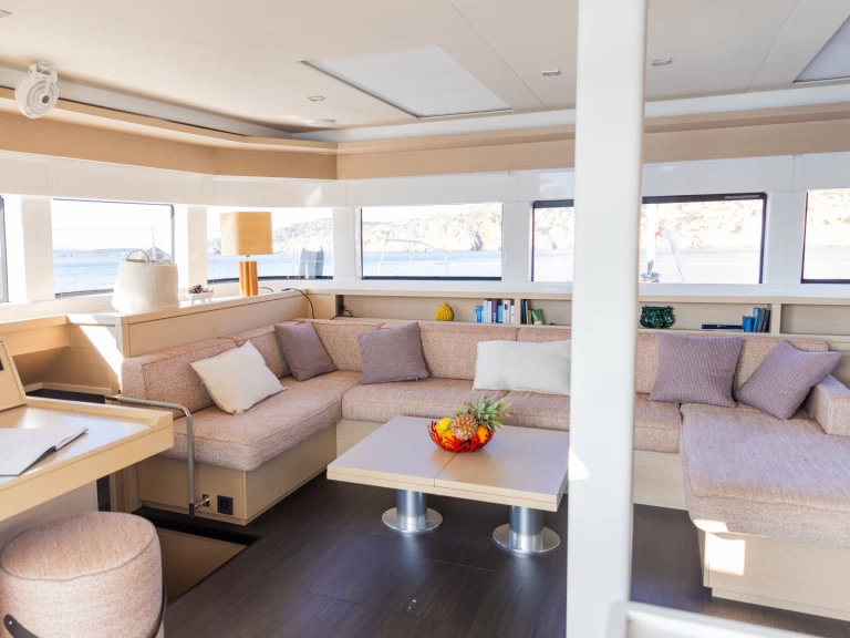 Lagoon Lagoon 55 charter bareboat eller skeppad i Castellammare di Stabia