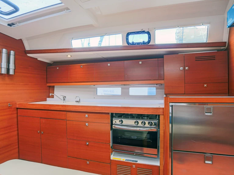 Dufour Dufour 460 Grand Large charter bareboat eller skeppad i Rhodes (City)