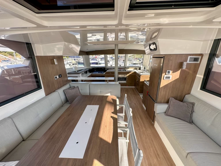 Katamaran  för uthyrning Kaštel Gomilica till det bästa priset 