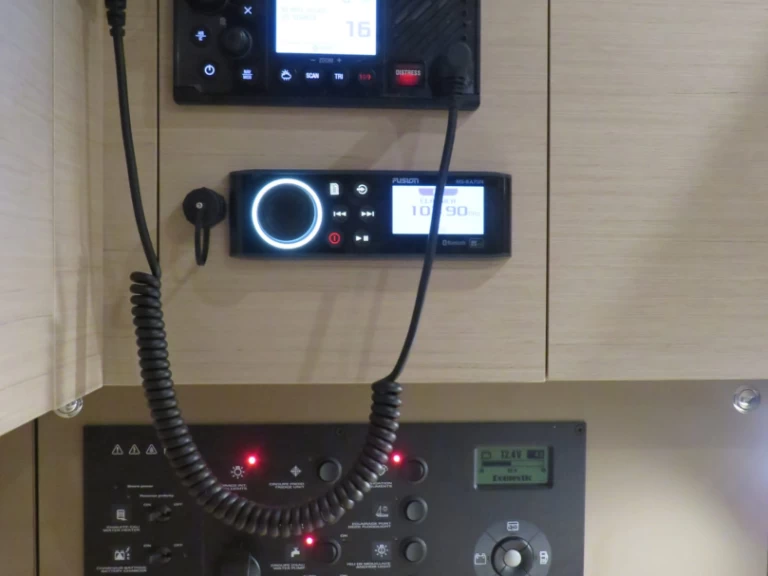 Hyr en Bénéteau Oceanis 38 Procida 