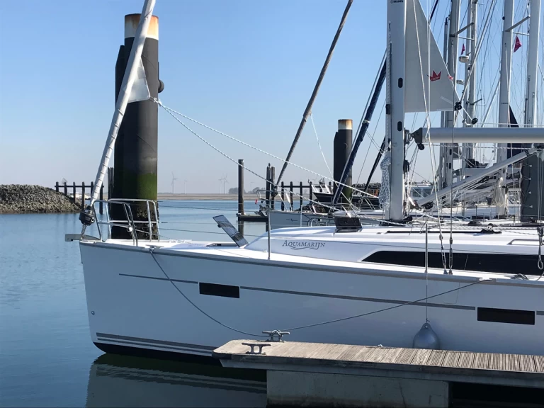 Bavaria Bavaria 41 Cruiser charter bareboat eller skeppad i Yerseke