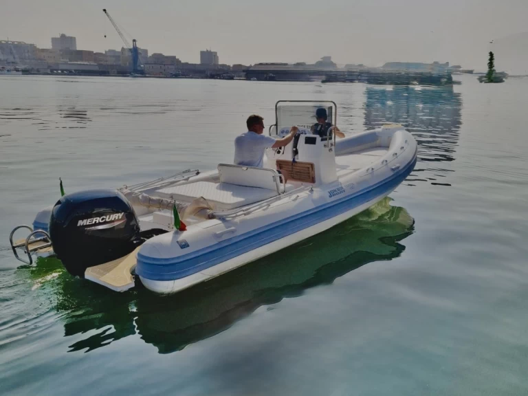 Joker Boat Coaster 650 charter bareboat eller skeppad i Torre Annunziata