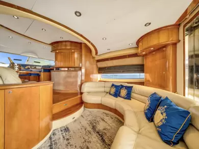 Uthyrning Lyx yacht Aicon med en båtlicens 