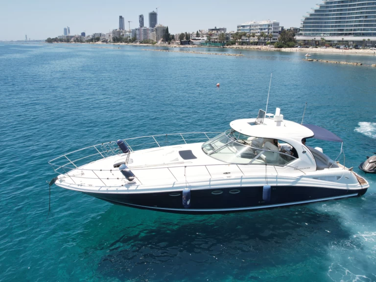 Uthyrning Motorbåt  Sea Ray med en båtlicens 