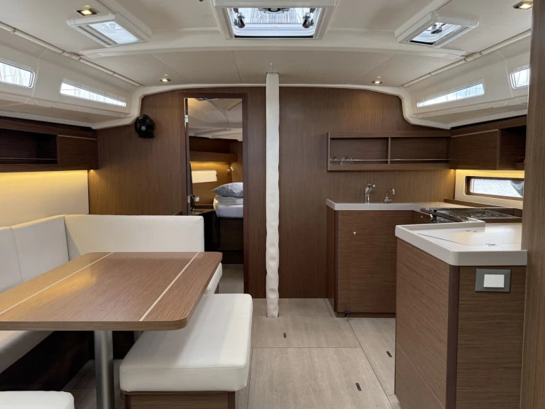 Uthyrning Segelbåt  Bénéteau med en båtlicens 