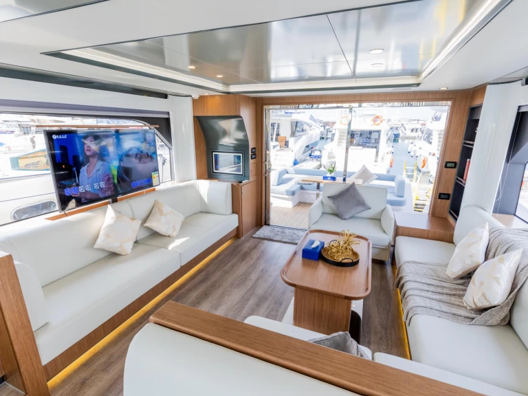 Yacht charter Dubai Marina billig 1