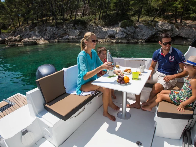 Uthyrning Motorbåt  i Biograd Na Moru - Jeanneau Merry Fisher 795 Series2