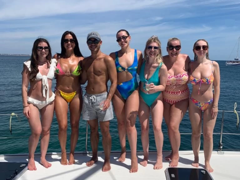 Hyra Katamaran  med eller utan skeppare Fountaine Pajot Lagos 