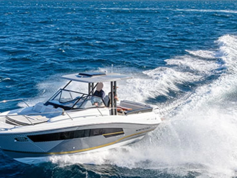 Hyr en Jeanneau Cap Camarat 9.0 WA La Spezia 