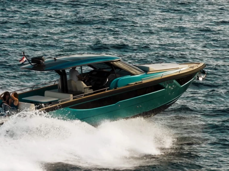 Uthyrning Lyx yacht FORZA med en båtlicens 