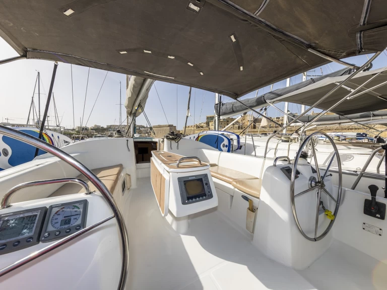 Uthyrning Segelbåt  Bénéteau med en båtlicens 