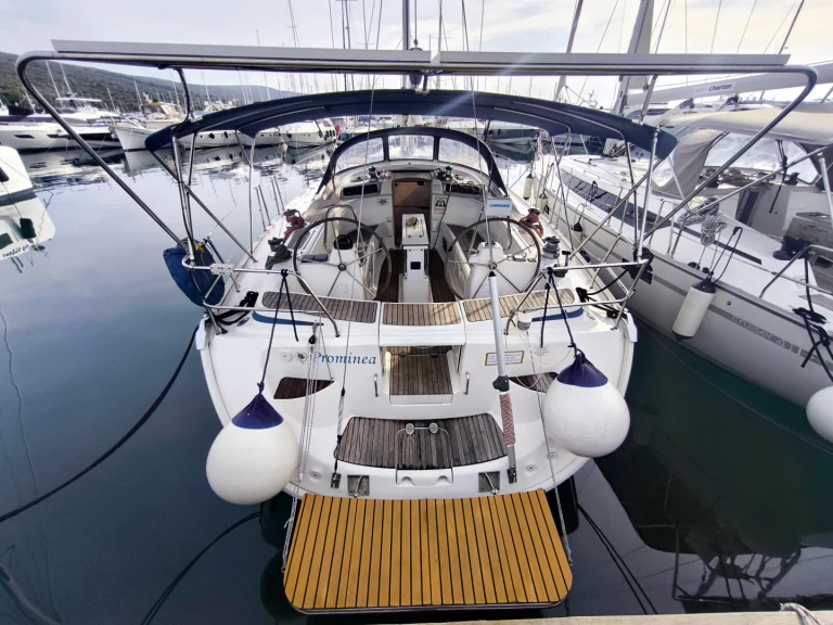 Bavaria Bavaria 50 Cruiser charter bareboat eller skeppad i Punat