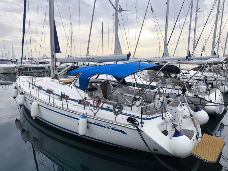 Bavaria Bavaria 50 Cruiser charter bareboat eller skeppad i Punat