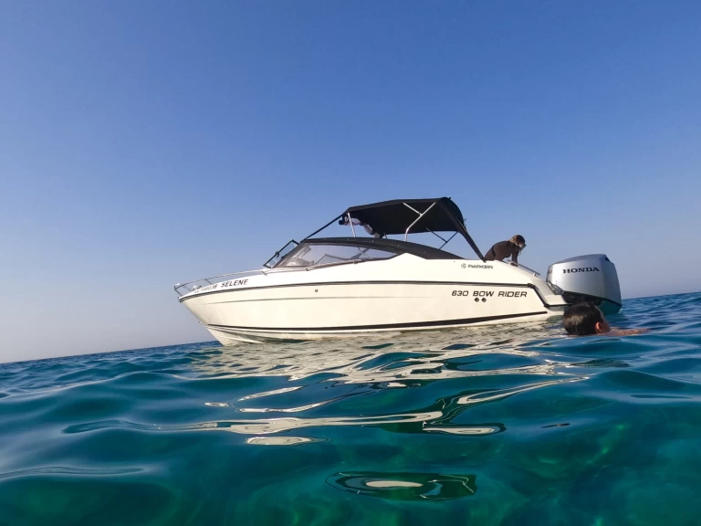 Uthyrning RIB i Latchi - Parker 630 bowrider 