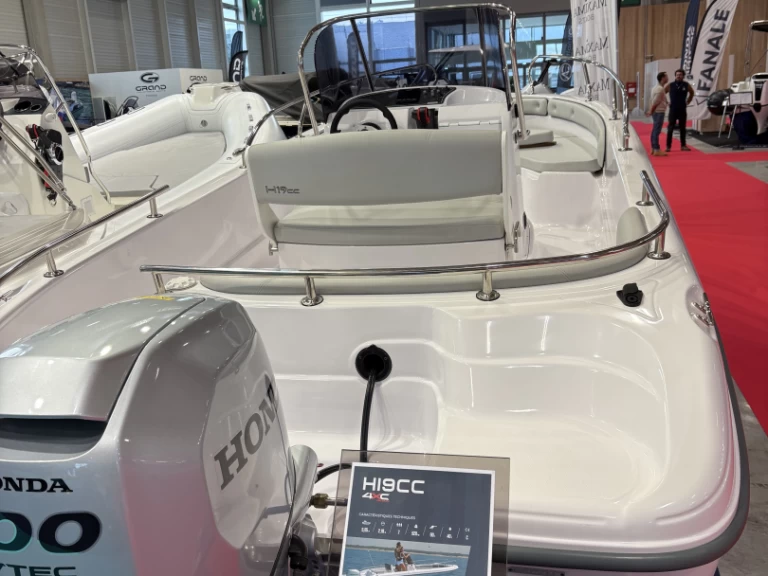 Hyra Motorbåt  med eller utan skeppare 4XC Saint-Florent 