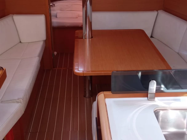 Hyr en Jeanneau Sun Odyssey 379 Gouvia 