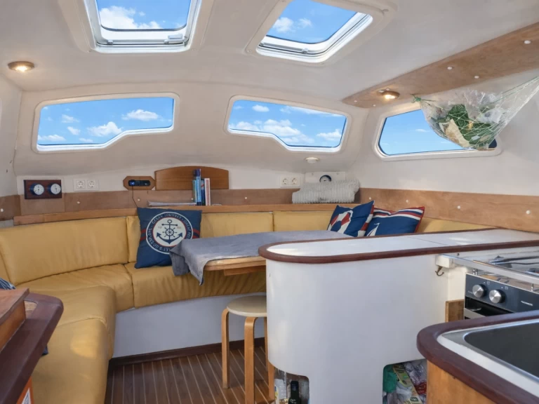 Edel Edel Cat 36 charter bareboat eller skeppad i Porroig