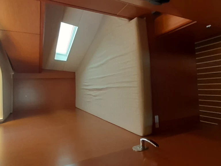 Uthyrning Cugnana Verde - Bavaria Bavaria C45 av Samboat 