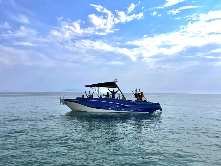 Mercan 32 excursion  charter bareboat eller skeppad i Vráchos