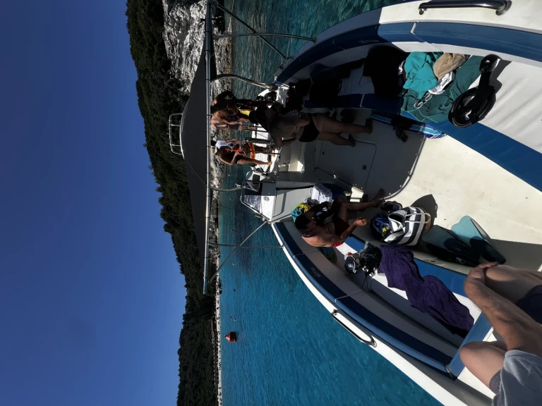 Båtuthyrning Mercan 32 excursion  i Vráchos på Samboat 