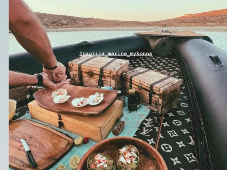 Fost  MATRIX charter bareboat eller skeppad i Parikia