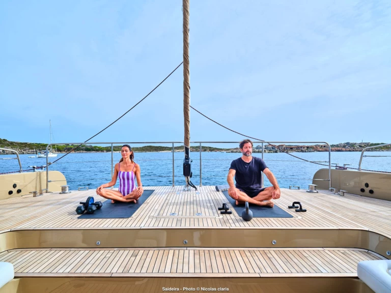 Uthyrning Lyx yacht Moon Yacht med en båtlicens 