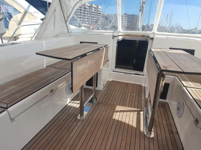 Uthyrning Segelbåt  Bavaria med en båtlicens 