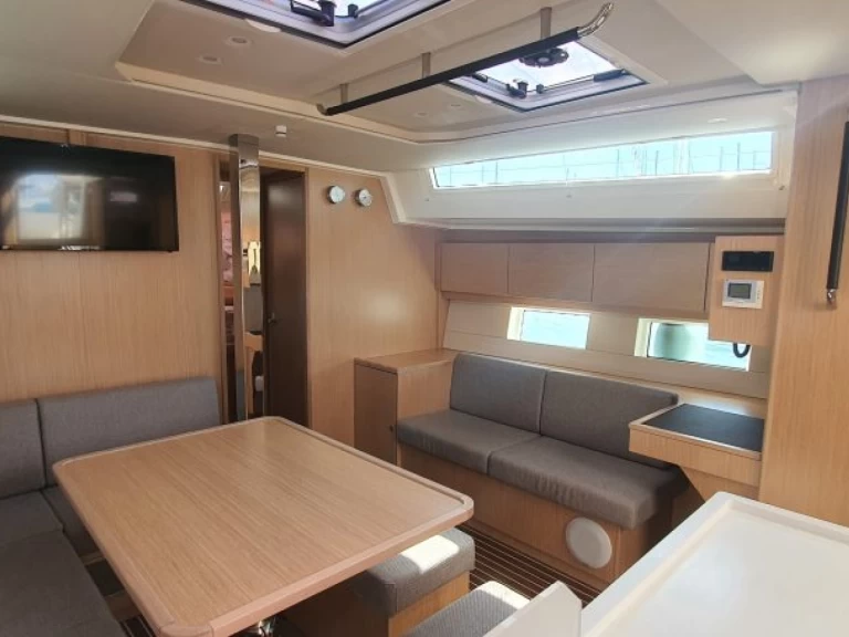 Bavaria Bavaria C45 charter bareboat eller skeppad i Cala d'Or