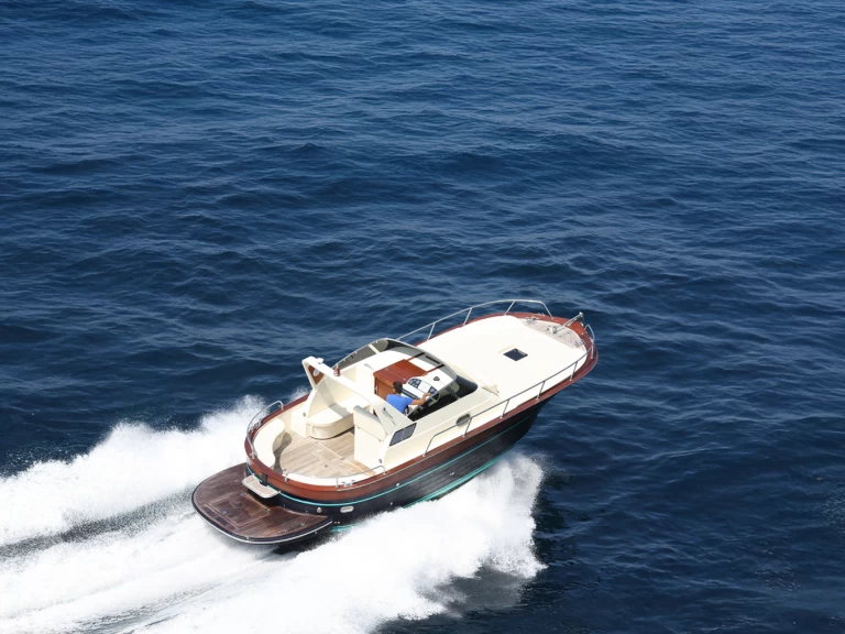 Båtuthyrning Jeranto Gozzo 30C i Positano (Italien) på Samboat 