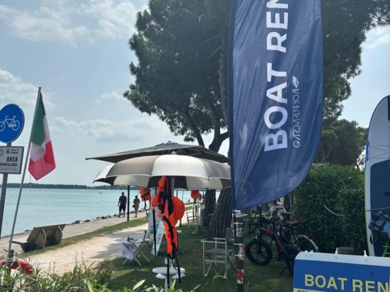 Yacht charter Sirmione billig 18 OPEN 