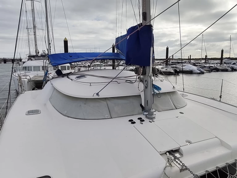 Uthyrning Katamaran  Fountaine Pajot med en båtlicens 