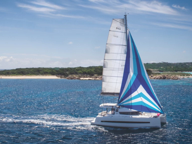 Bali Bali 4.1 charter bareboat eller skeppad i Kotor