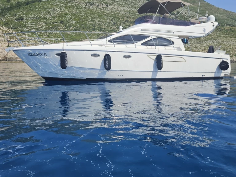 Uthyrning Motorbåt  CARNEVALLI med en båtlicens 