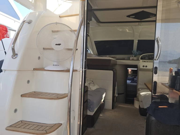 CARNEVALLI 130S charter bareboat eller skeppad i Tribunj